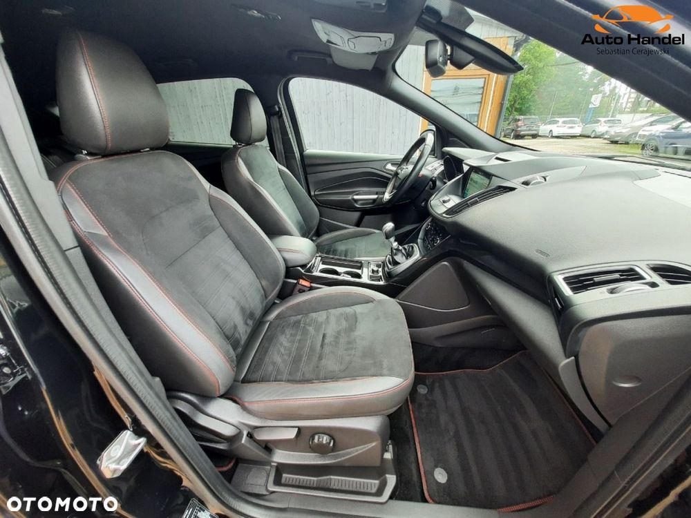 Ford Kuga 1.5 EcoBoost 2x4 ST-Line - 38