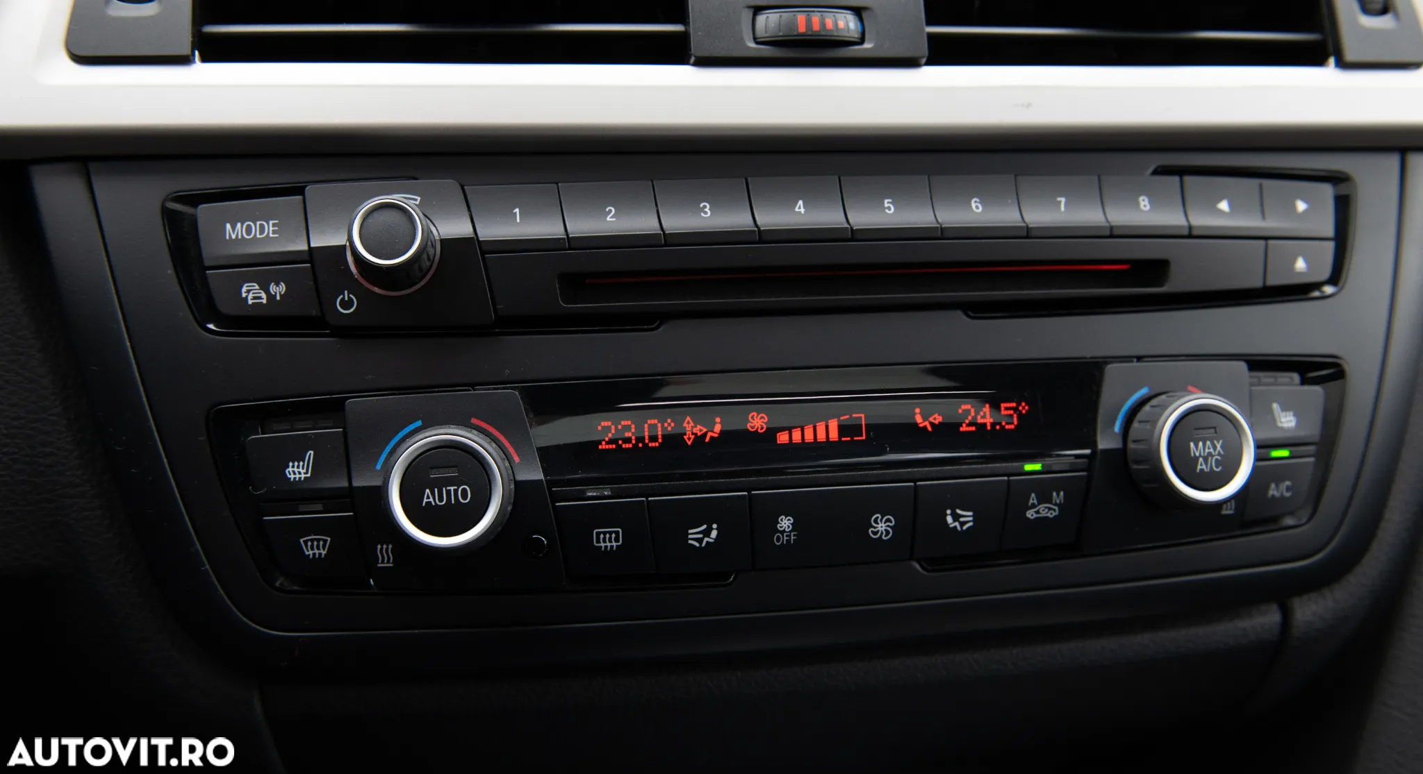 BMW Seria 3 320d Touring Aut. - 23