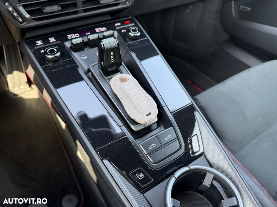 Porsche 911 Targa 4 GTS PDK - 19