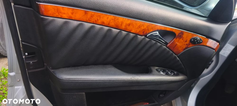 Mercedes-Benz Klasa E 200 Kompressor Classic - 15