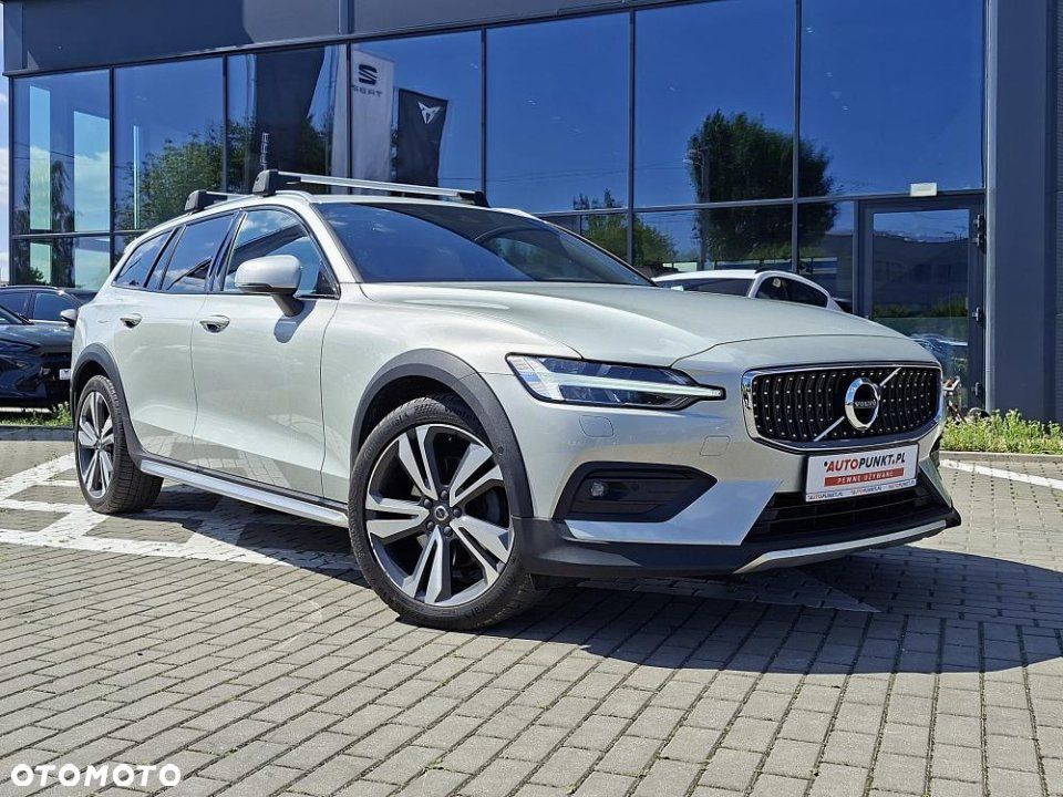 Volvo V60 Cross Country - 6