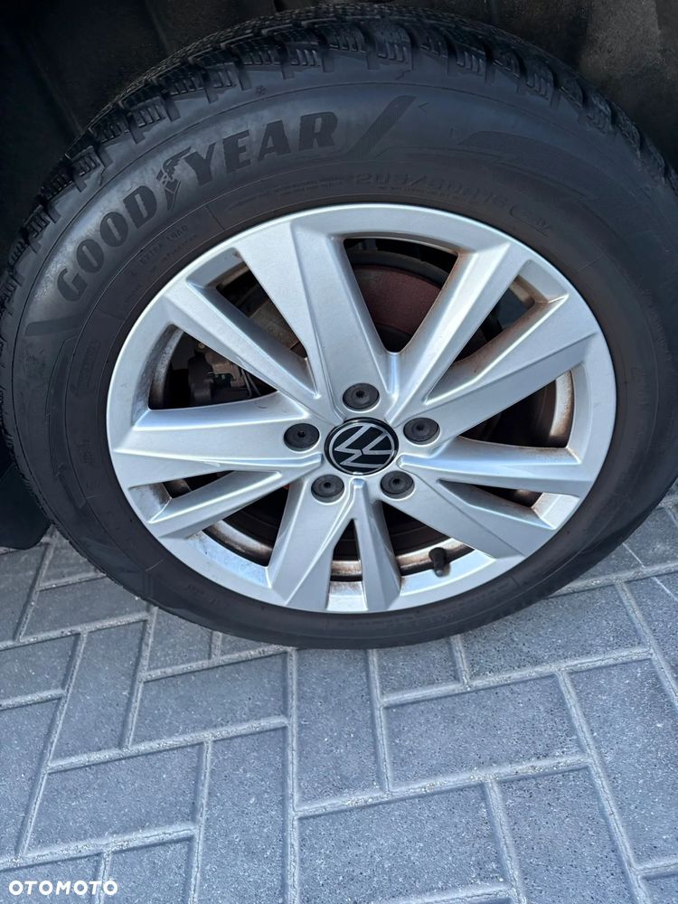 Volkswagen Touran 2.0 TDI SCR DSG UNITED - 19
