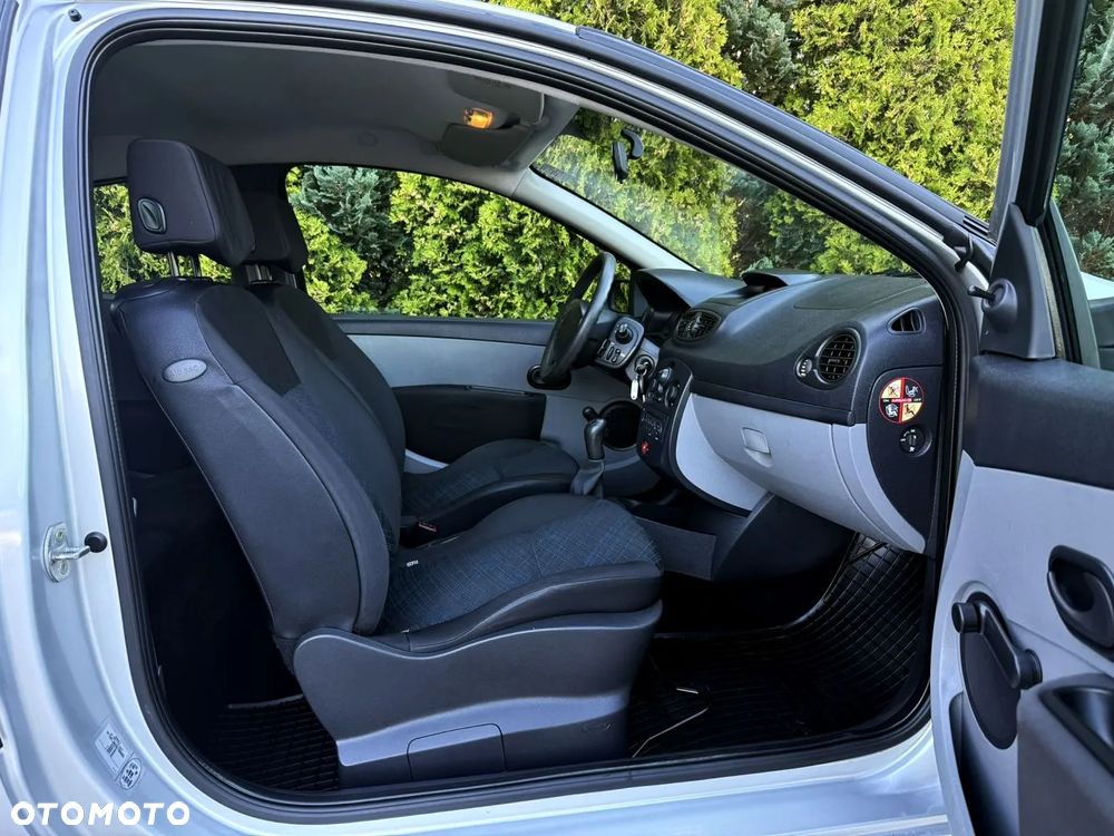 Renault Clio - 35