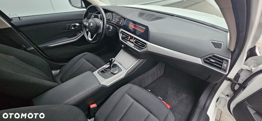 BMW Seria 3 318i Business Edition - 20