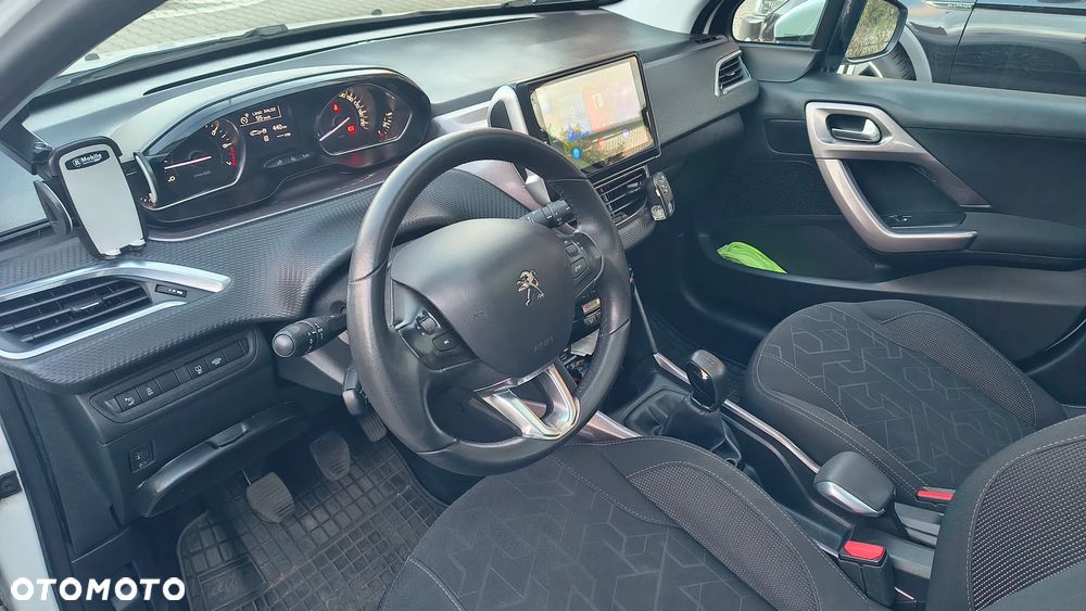 Peugeot 2008 - 11