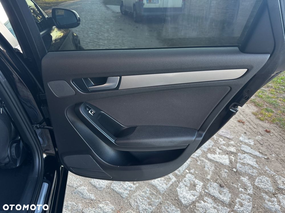 Audi A4 Avant 2.0 TDI ultra - 23