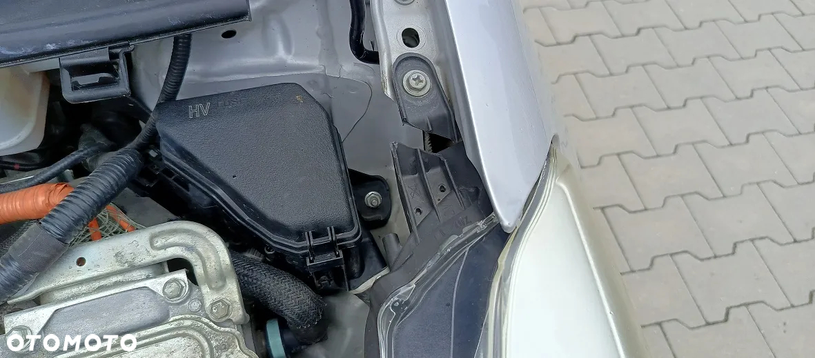 Toyota Yaris Hybrid 100 Dynamic - 13