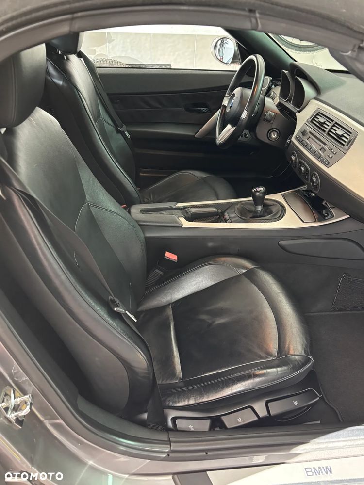 BMW Z4 2.2i - 19