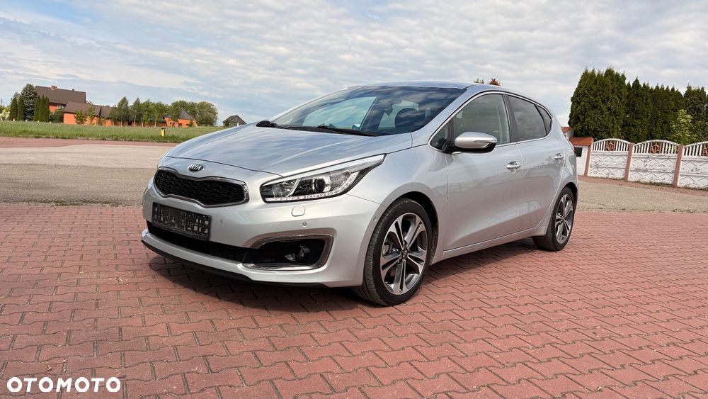 Kia Ceed 1.6 CRDi 136 ISG Platinum Edition - 1
