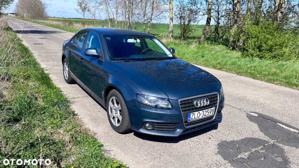 Audi A4 Limousine - 11
