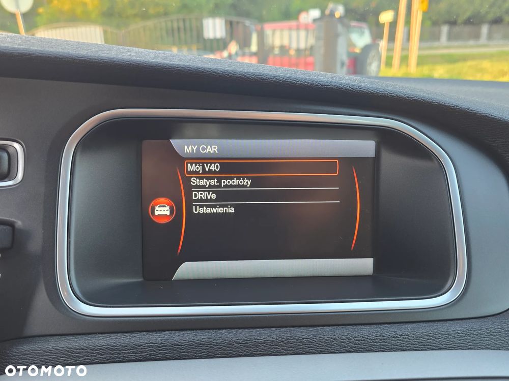 Volvo V40 T3 - 37