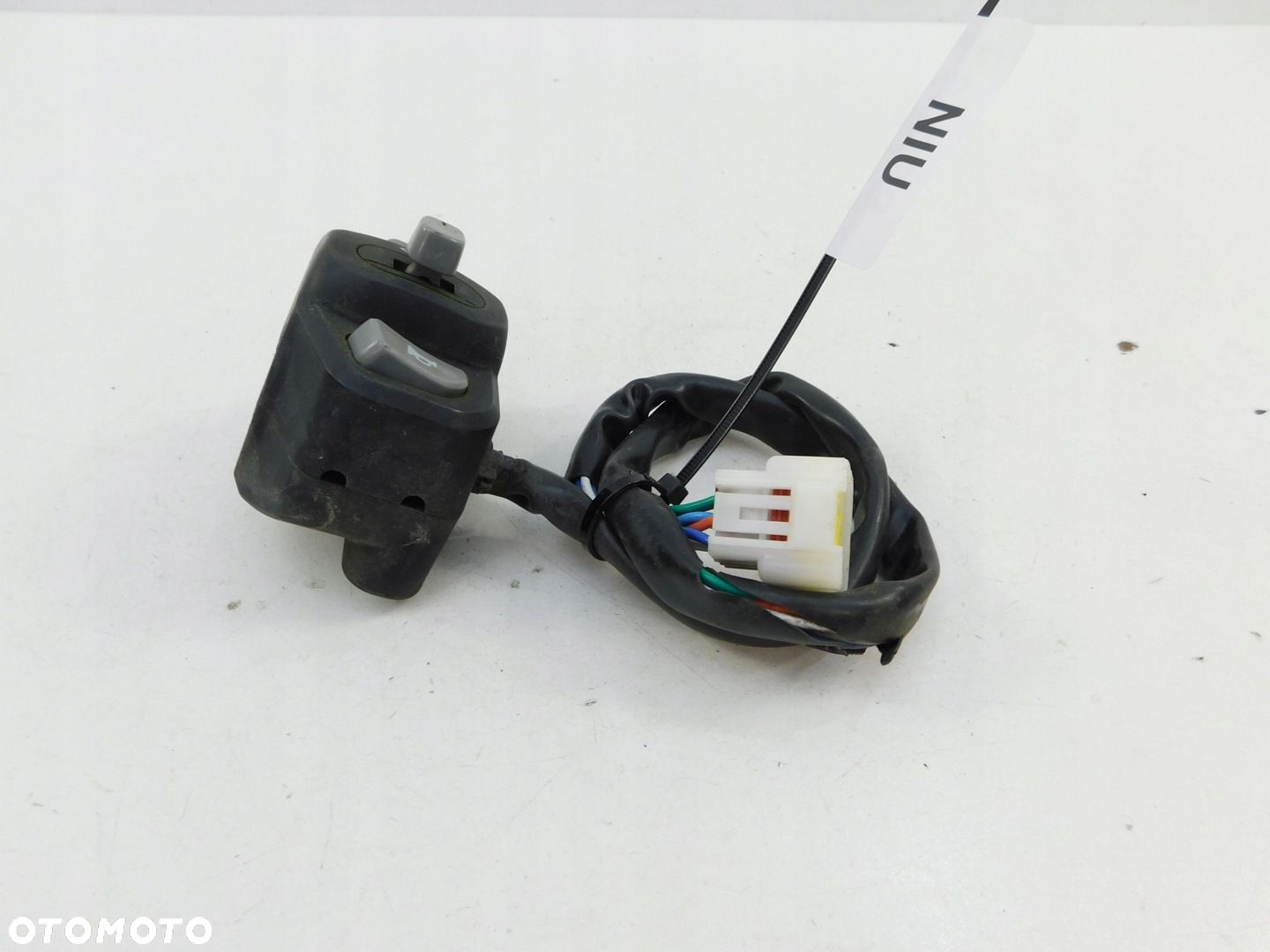 SKUTER ELEKTRYCZNY NIU PRZEŁĄCZNIK LEWY - 2