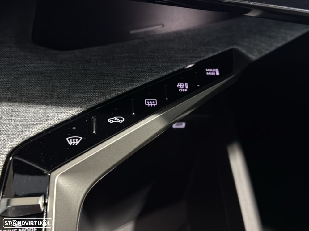 Peugeot 5008 1.6 Plug-in Hybrid Allure e-DCS7 - 25