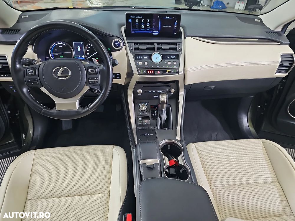 Lexus Seria NX 300h - 10