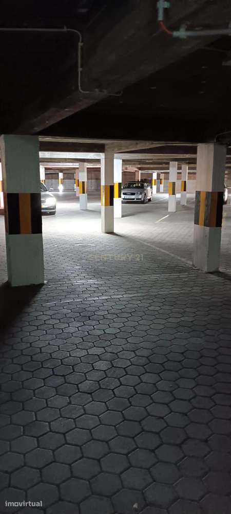 LUGAR GARAGEM  EM ALVOR JUNTO PASTELARIA SUIÇA - Grande imagem: 2/16