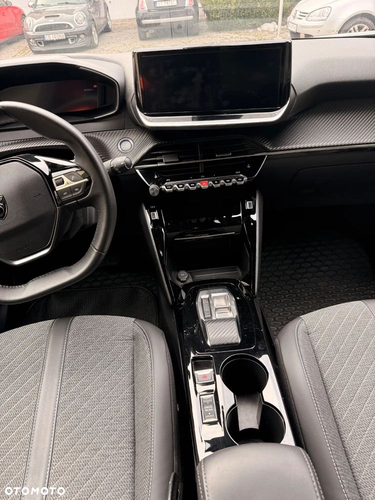 Peugeot 2008 PureTech 130 Allure S&S EAT8 - 4