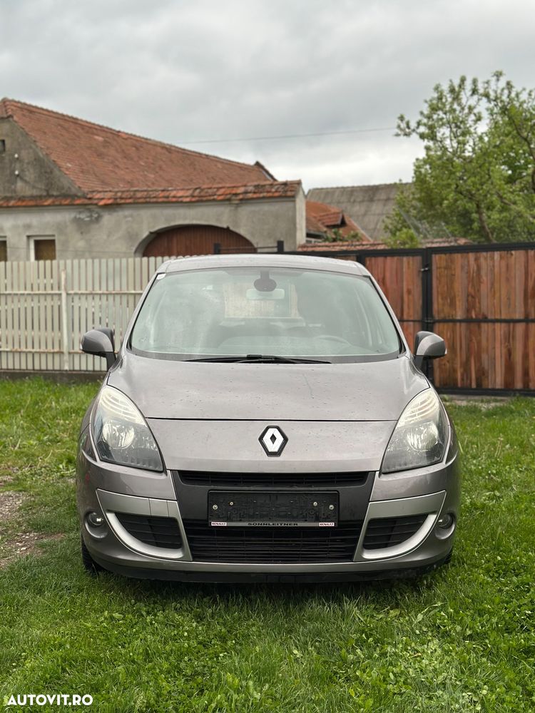 Renault Scenic - 1