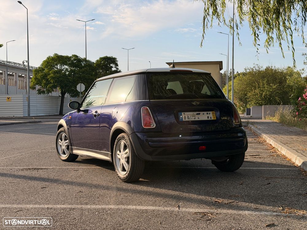 MINI 3 Portas One 1.4 D - 5