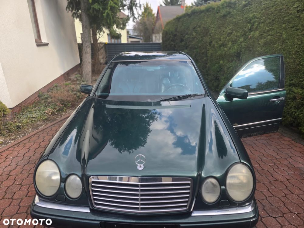 Mercedes-Benz Klasa E - 16