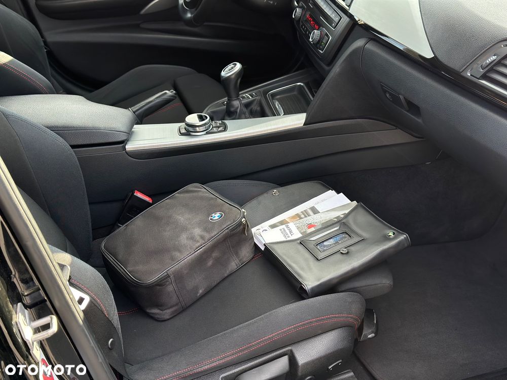BMW Seria 3 320d DPF Edition Sport - 21