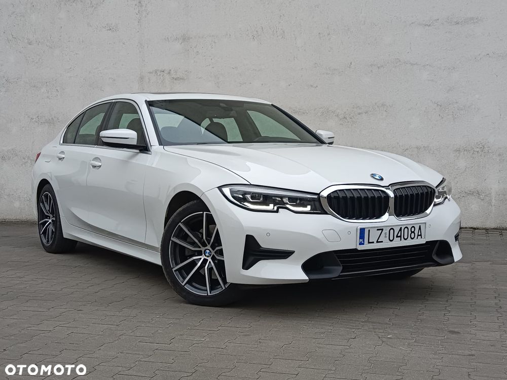 BMW Seria 3 330i xDrive Sport Line - 2