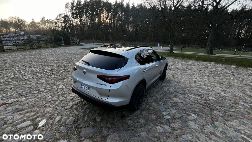 Alfa Romeo Stelvio - 20