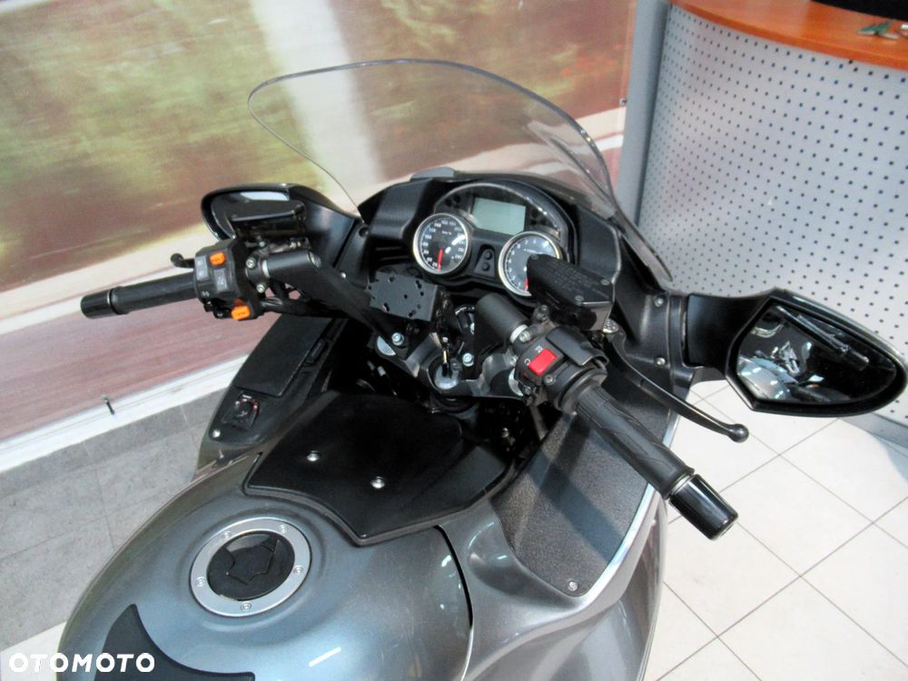 Kawasaki GTR - 14