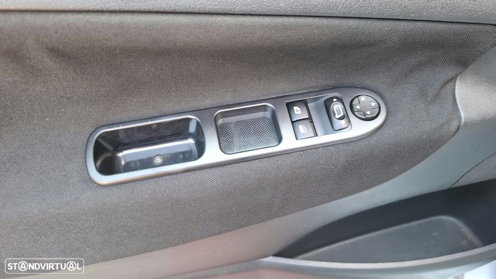 Peugeot 207 1.4 16V Trendy - 16