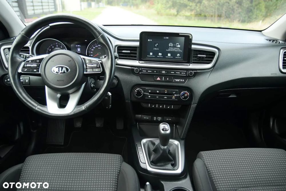 Kia Ceed - 24
