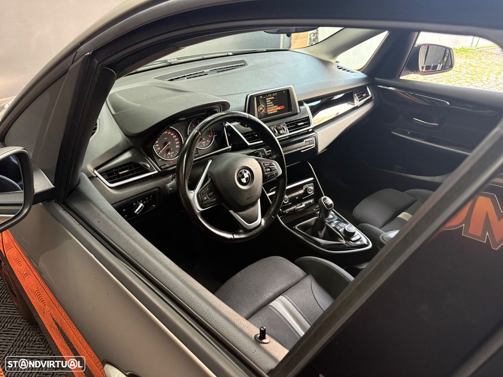 BMW 218 Active Tourer d Line Sport - 51