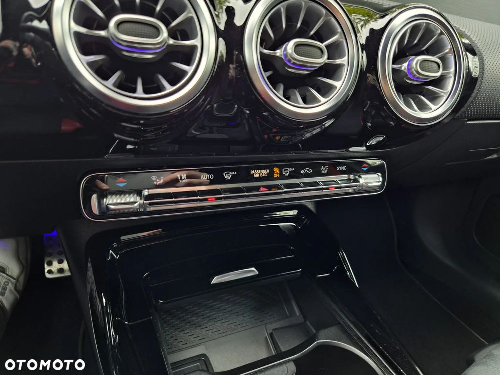 Mercedes-Benz Klasa A 35 AMG 4-Matic Edition 1 7G-DCT - 25