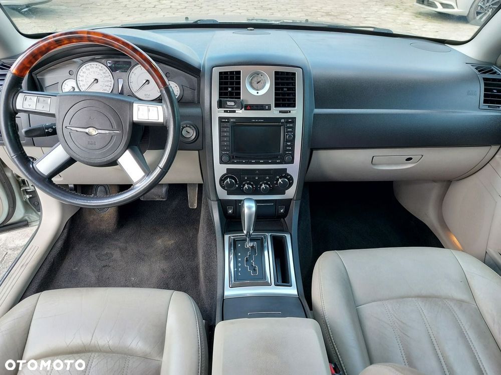Chrysler 300C - 18