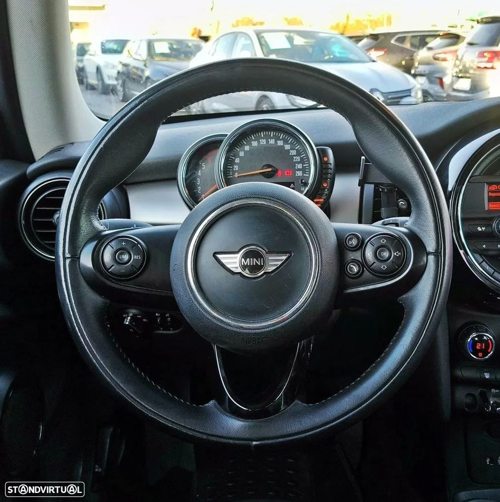 MINI 3 Portas One D - 18