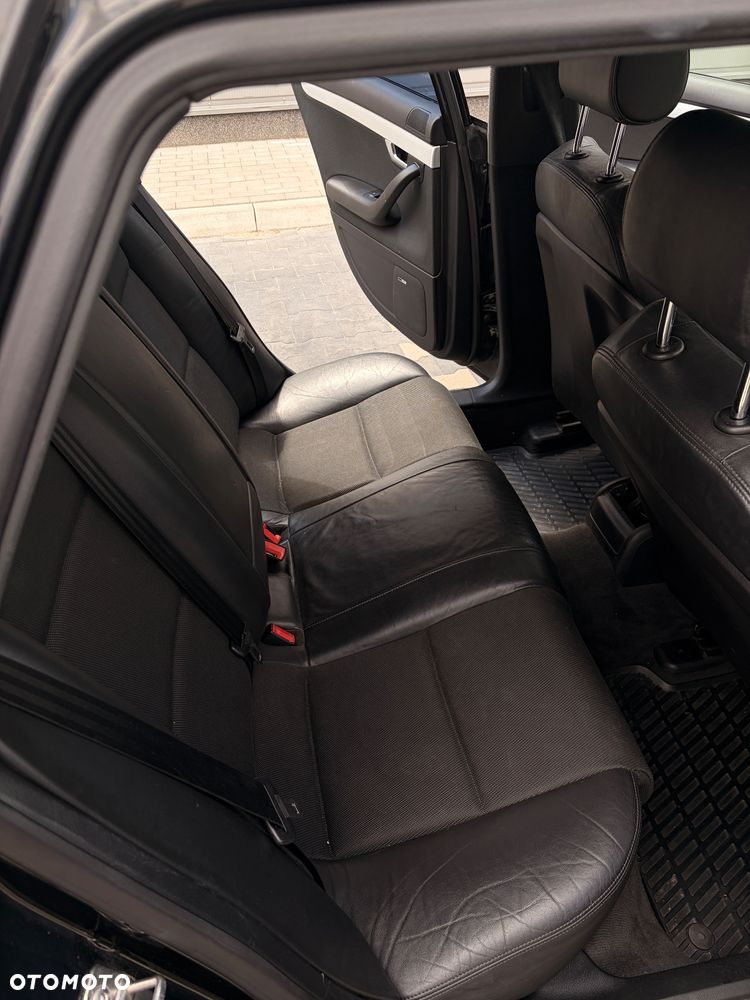 Audi A4 Limousine 2.0 T FSI - 8