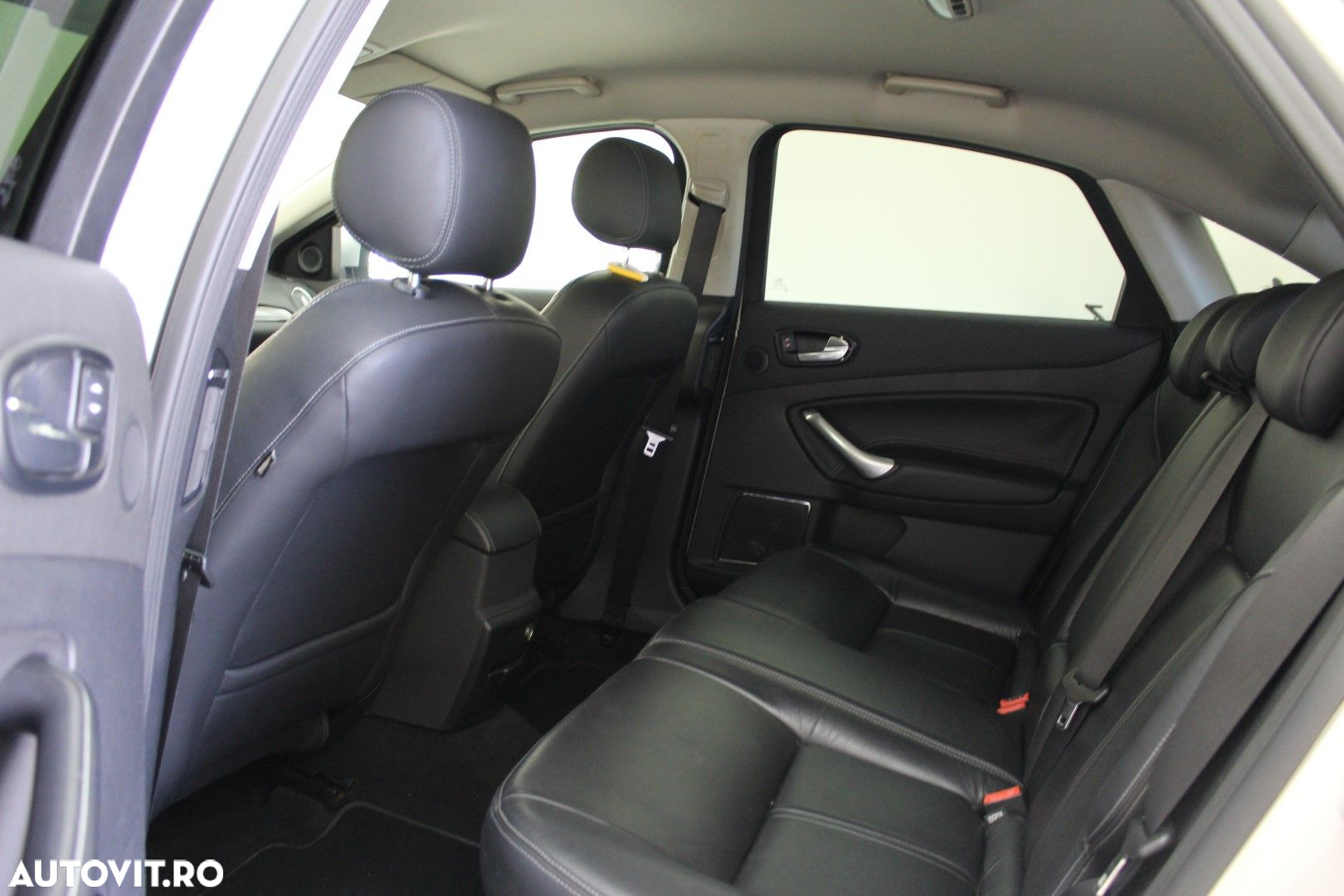 Ford Mondeo - 9