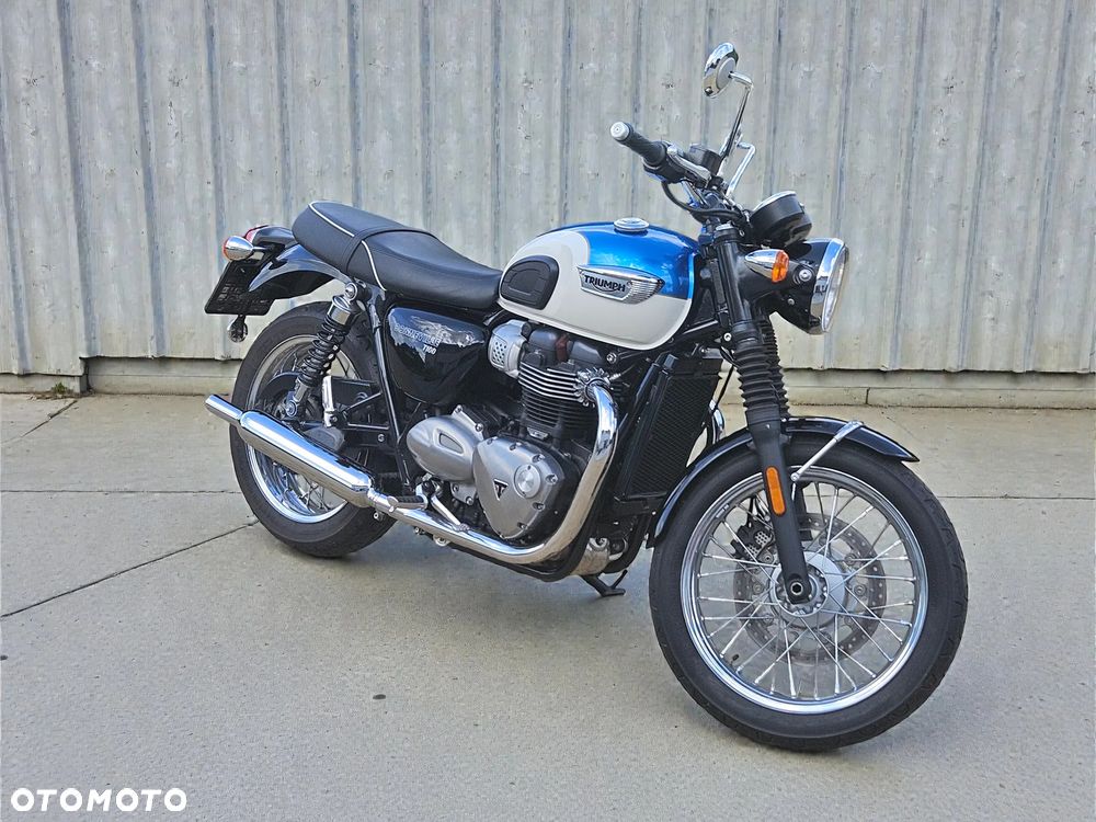 Triumph Bonneville - 7