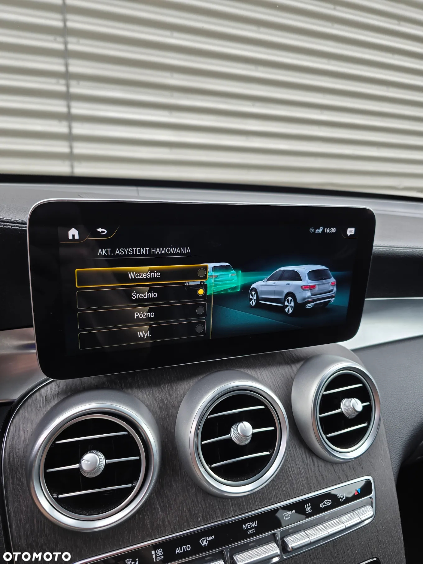 Mercedes-Benz GLC 300 d 4Matic 9G-TRONIC AMG Line - 24