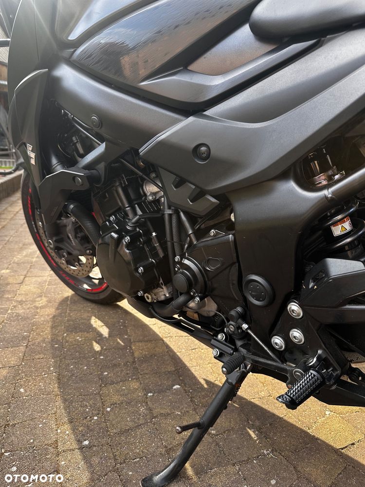 Suzuki GSX - 14