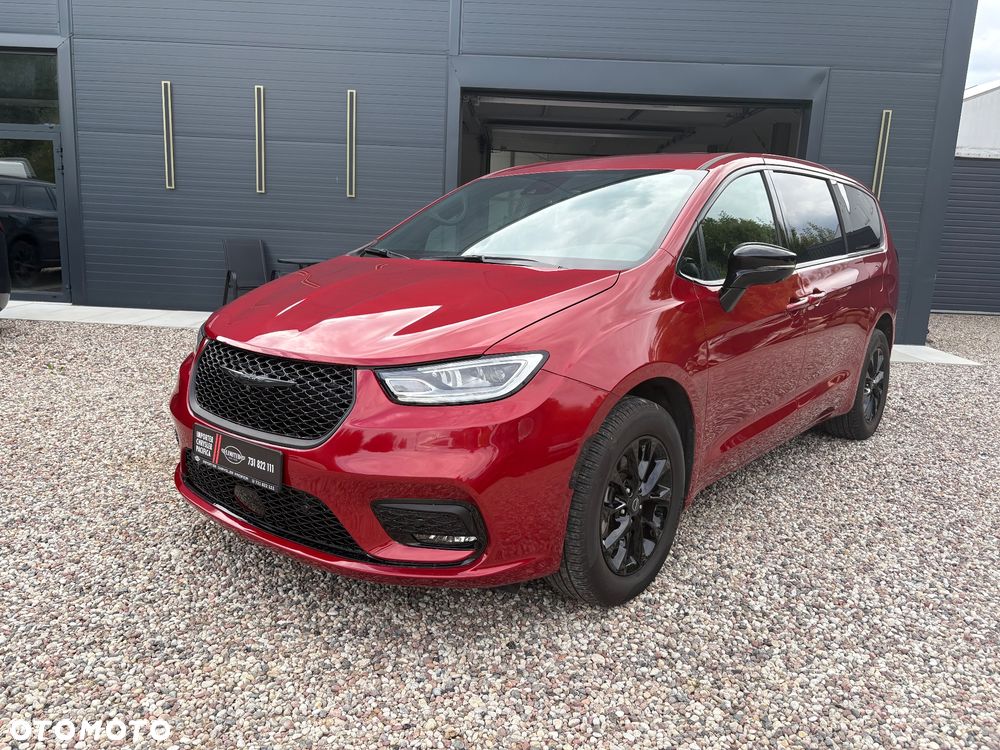 Chrysler Pacifica - 8