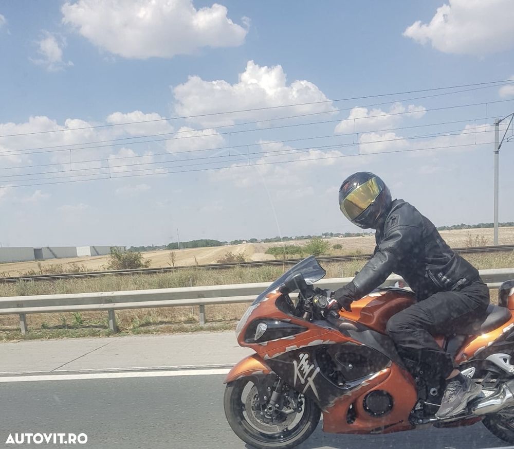 Suzuki GSX 1300R Hayabusa - 8