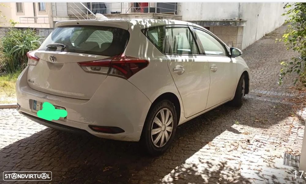 Toyota Auris 1.4 D-4D Com. +P.Techno+P.Sport - 1