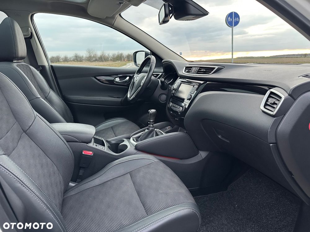 Nissan Qashqai 1.6 DIG-T Tekna - 8