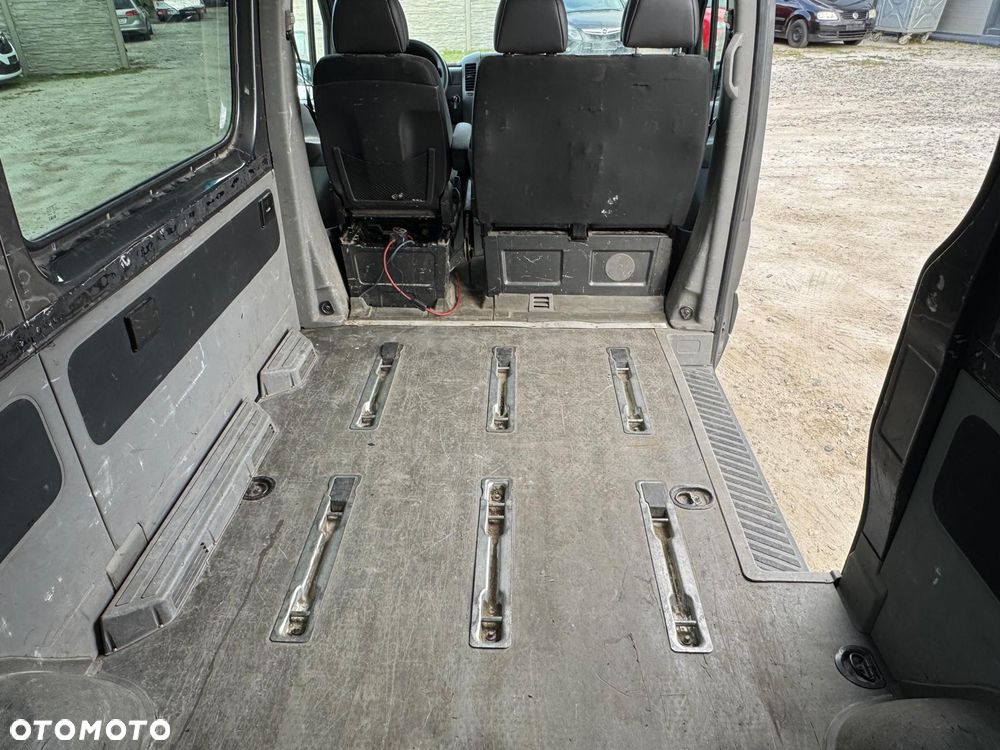 Mercedes-Benz Sprinter - 24