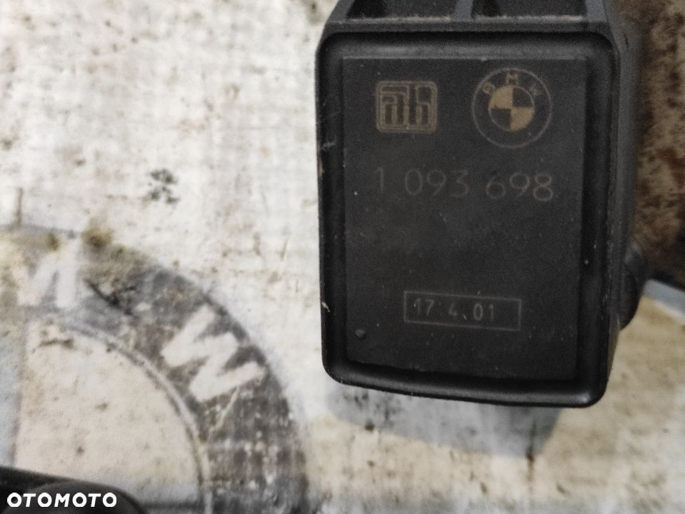 BMW E60 E39 Czujnik poziomowania 1093698 - 2