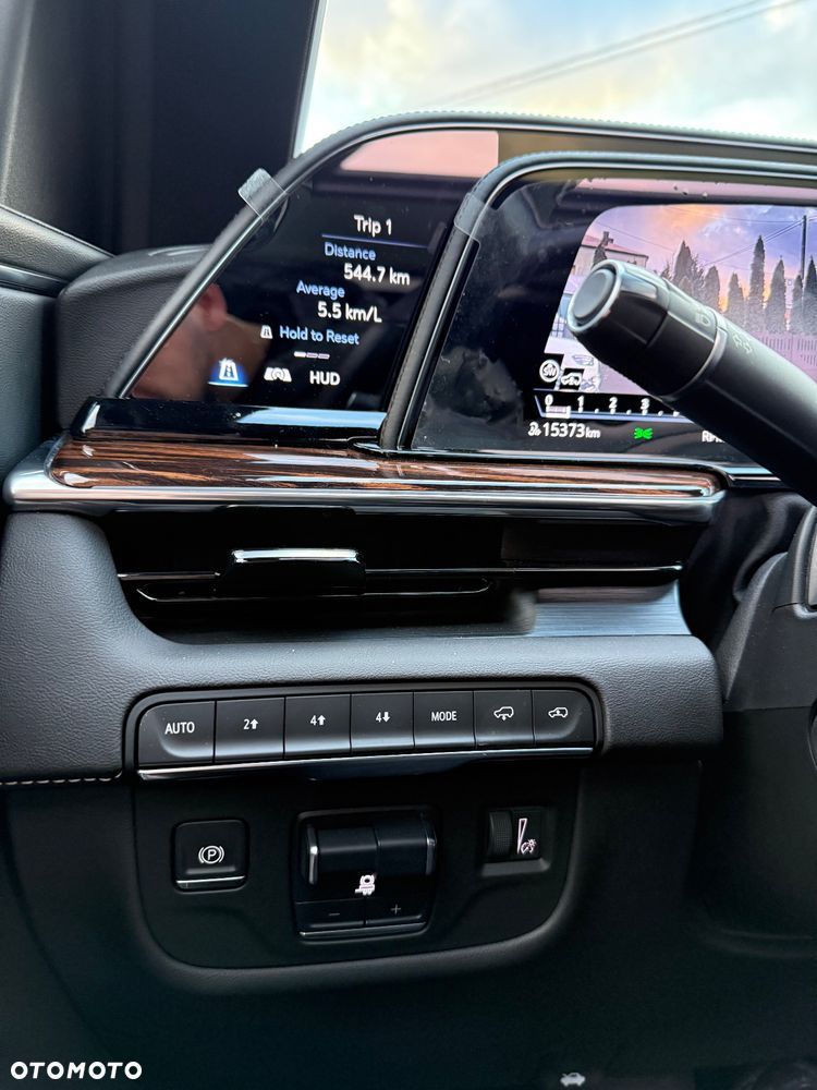Cadillac Escalade 6.2 V8 AWD AT Platinum - 22