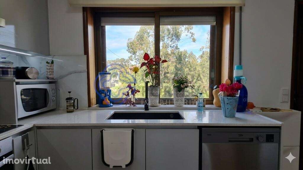 Moradia T4 de 4 pisos no Alto de Valongo - Grande imagem: 2/53