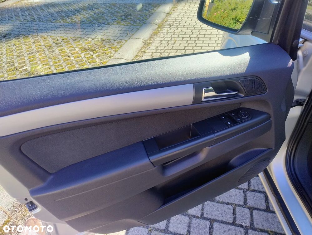 Opel Zafira 1.8 Enjoy - 11