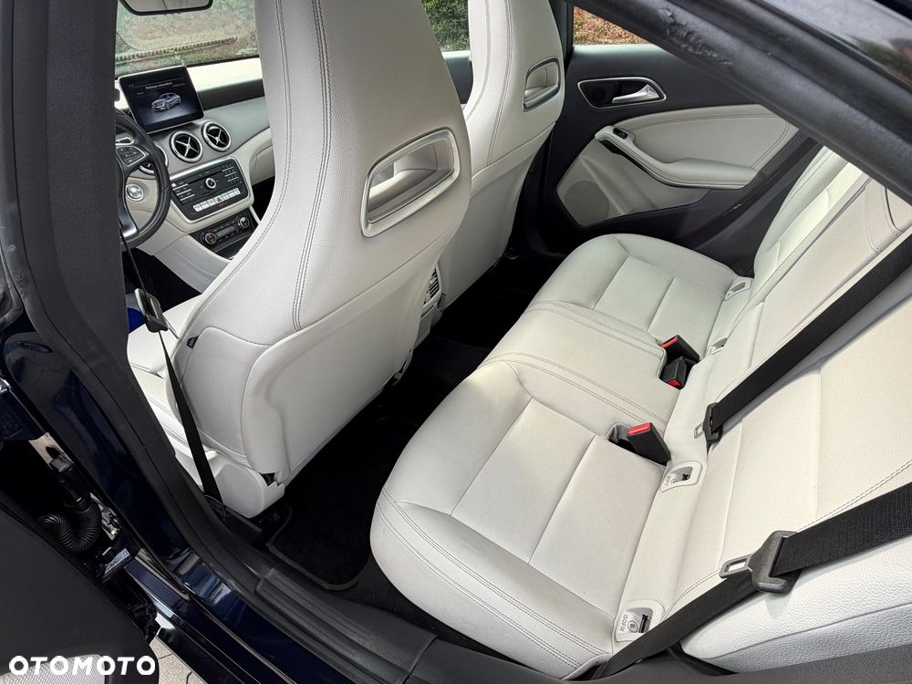 Mercedes-Benz CLA - 14