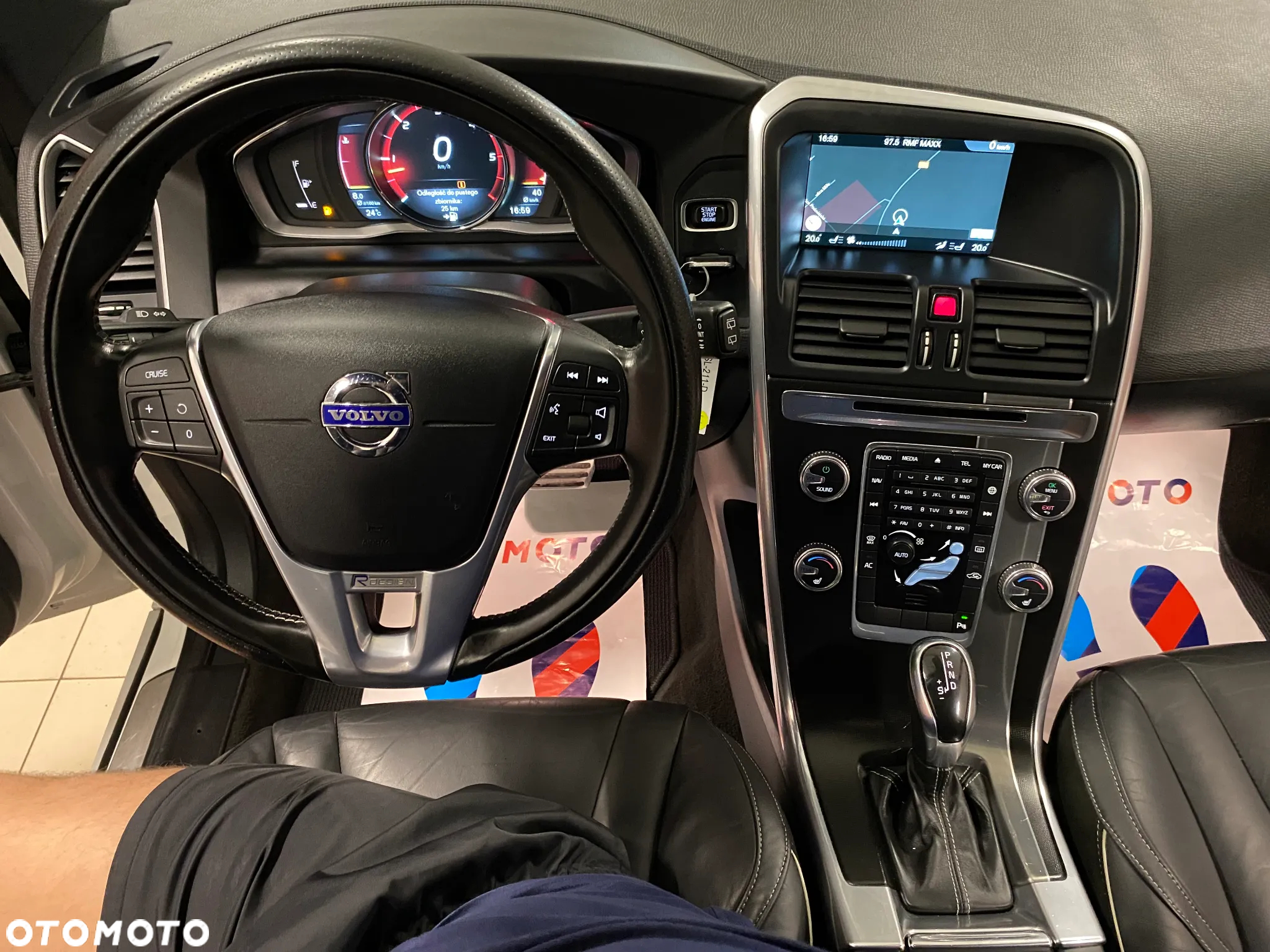 Volvo XC 60 D4 Geartronic RDesign - 11