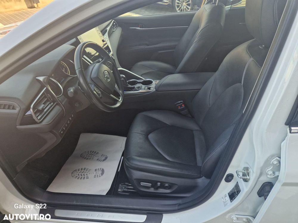 Toyota Camry 2.5 Exclusive - 9